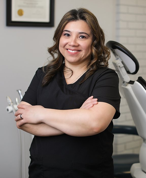 Dental assistant Marisol